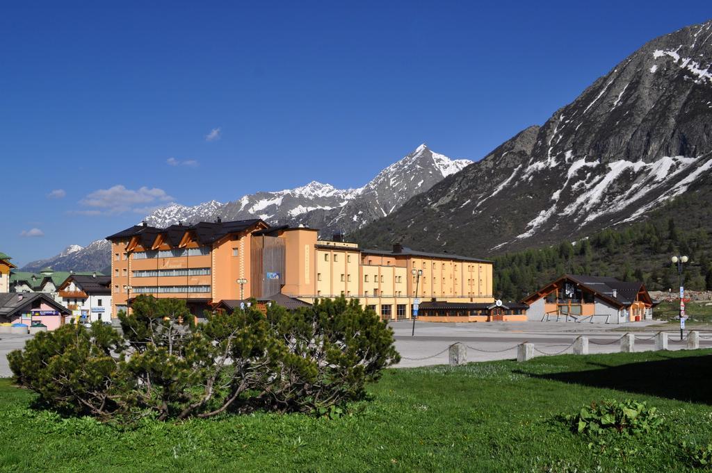 Grand Hotel Miramonti Passo del Tonale Exterior foto