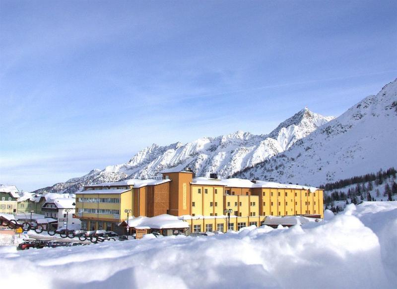Grand Hotel Miramonti Passo del Tonale Exterior foto